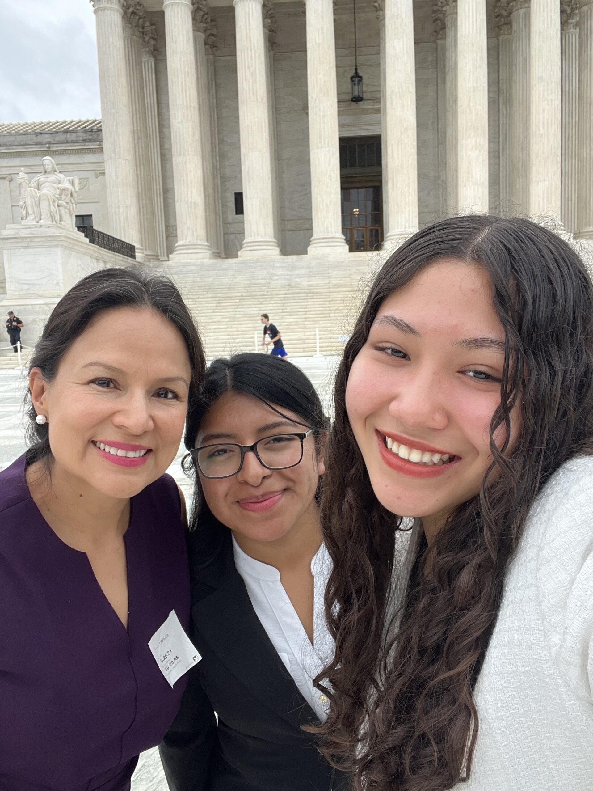 ELI Program students with Señora Trevino on the National Mall